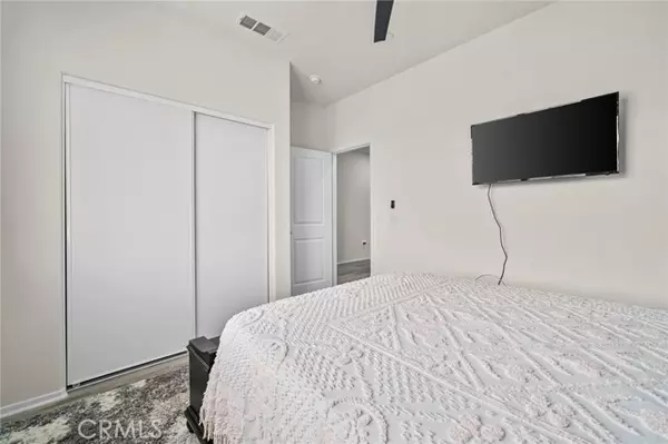 Oak Hills, CA 92344,7772 Tamarisk Avenue