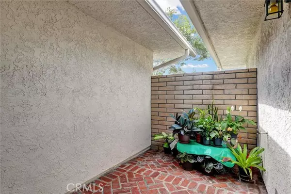 Irvine, CA 92612,5111 Alder