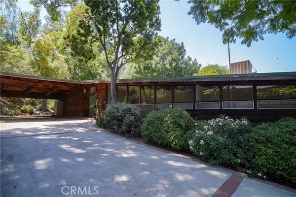Sunland, CA 91040,9640 La Canada Way