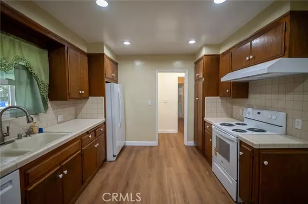 Downey, CA 90242,12814 Downey Avenue