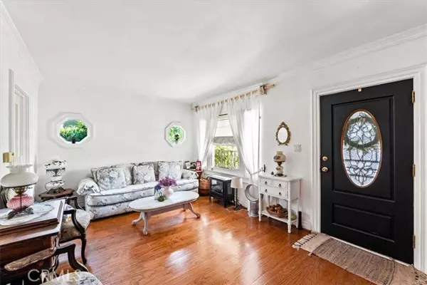 Los Angeles, CA 90039,3367 La Clede Avenue