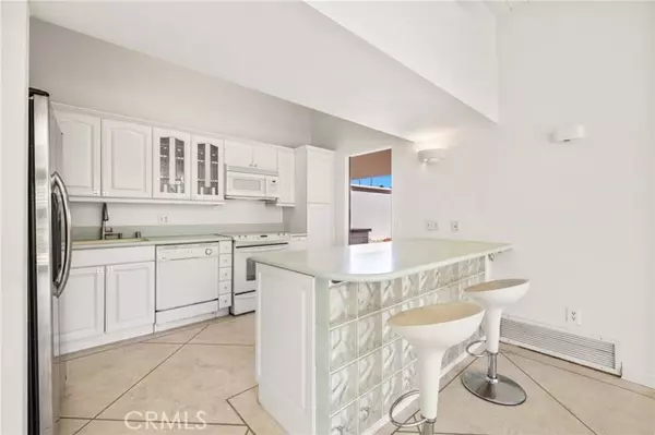 Palm Desert, CA 92260,423 Sandpiper Street