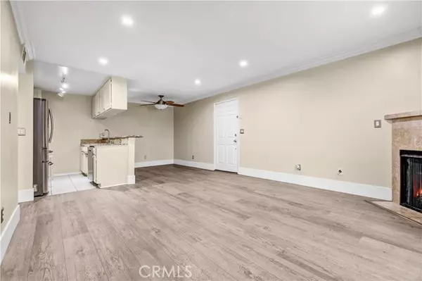 Van Nuys, CA 91406,7035 Woodley Avenue