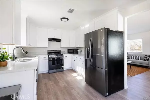 Joshua Tree, CA 92252,61969 Hilltop Drive