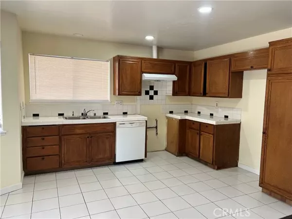 Rialto, CA 92376,924 North Quince Avenue