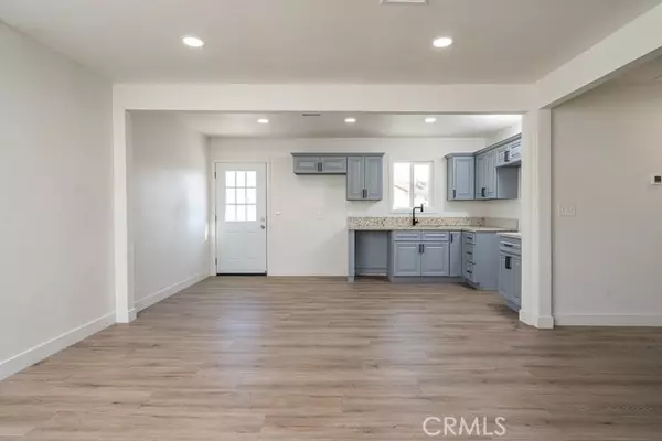 Fontana, CA 92335,15413 Pine Avenue
