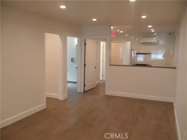 Los Angeles, CA 90003,8763 South San Pedro Street