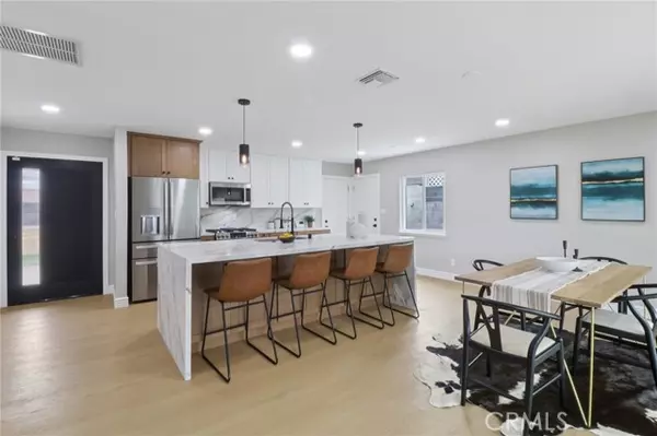 San Diego, CA 92117,4203 Tolowa Street