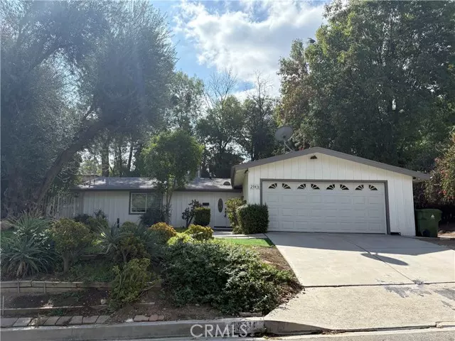 20416 Coulson St, Woodland Hills, CA 91367