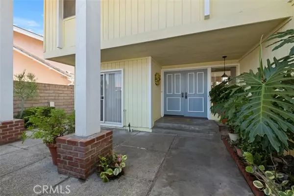 Huntington Beach, CA 92648,5852 Bellfield