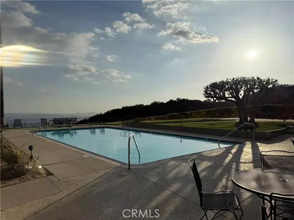 882 West Highpoint Drive, Claremont, CA 91711