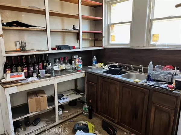 Los Angeles, CA 90003,116 East 74th