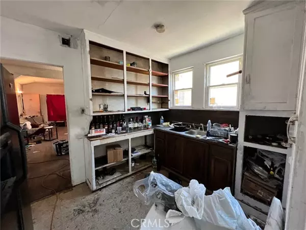 Los Angeles, CA 90003,116 East 74th