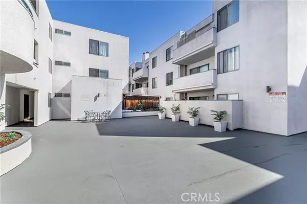 Van Nuys, CA 91411,14610 Erwin Street