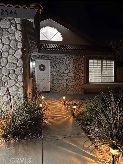 12544 Sunbird Lane, Victorville, CA 92392