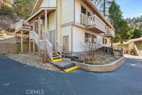 Lake Arrowhead, CA 92352,323 Canyon Crest