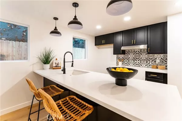 Los Angeles, CA 90019,1189 Crenshaw Boulevard