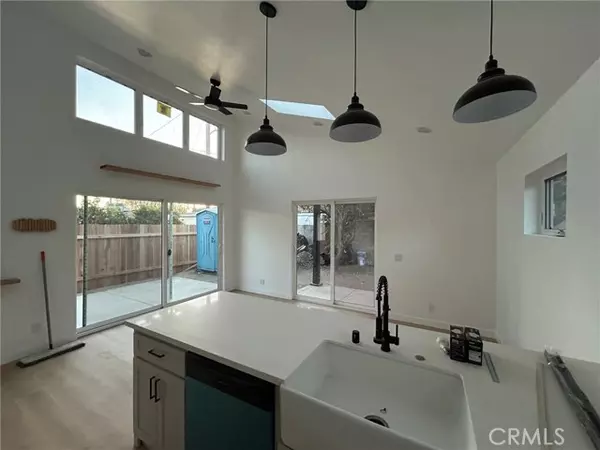 Granada Hills, CA 91344,16124 San Fernando Mission Boulevard