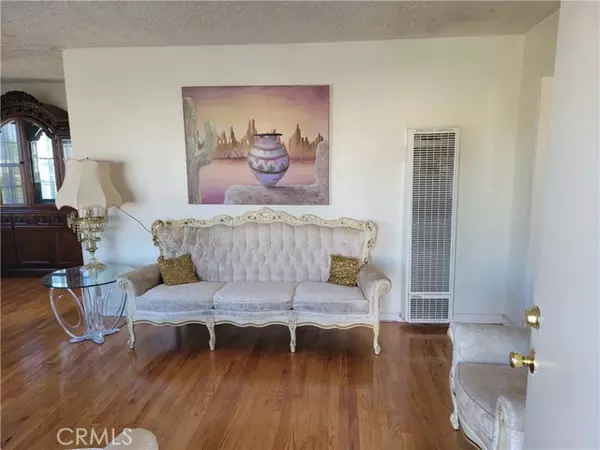 Los Angeles, CA 90059,1220 East 121st