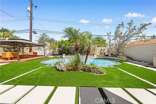 Huntington Beach, CA 92646,9331 CAPE COD Drive