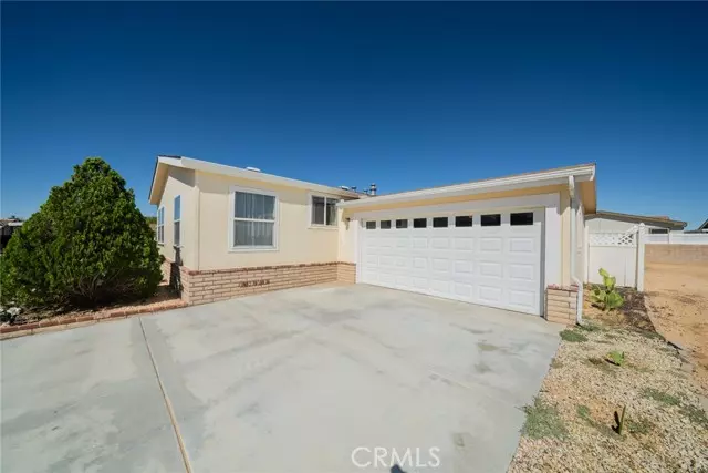 22241 Nisqually Road, Apple Valley, CA 92308