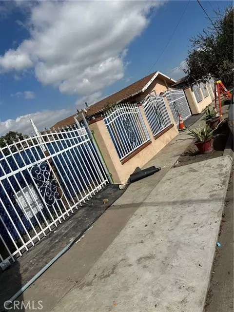 Los Angeles, CA 90044,661 West 65th Street