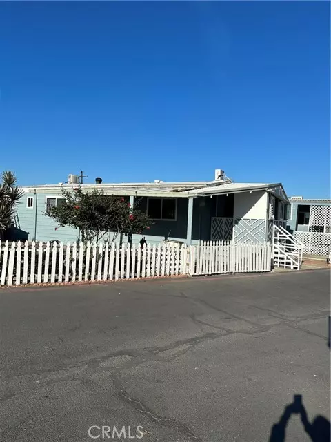 Fullerton, CA 92833,1850 W ORANGETHOROE