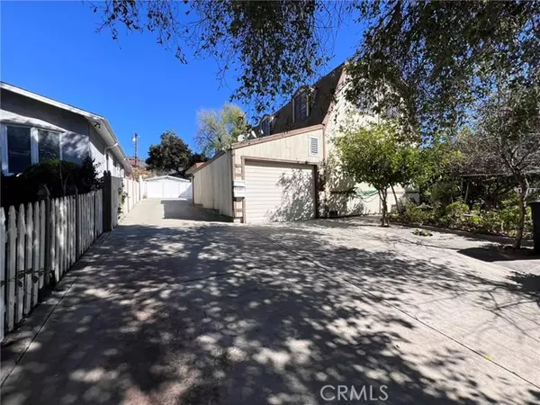 Montrose, CA 91020,2615 Manhattan Avenue