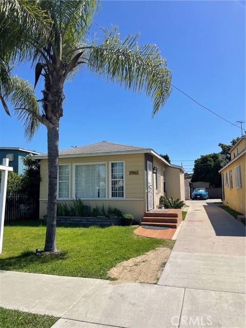 2962 Los Flores Boulevard, Lynwood, CA 90262