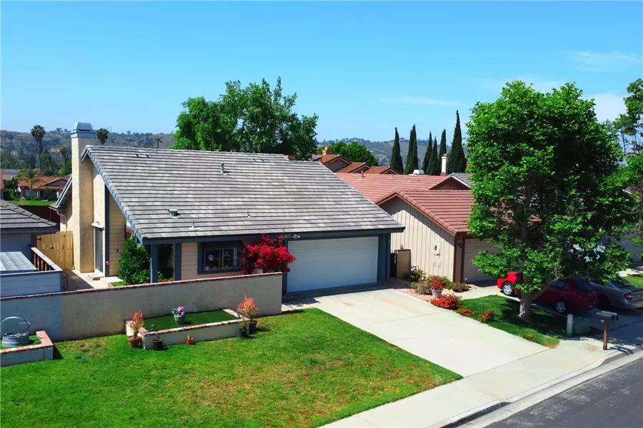 13096 East Mesa Verde Drive, Moorpark, CA 93021