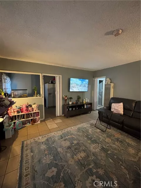 Bell, CA 90201,4231 Walnut Street