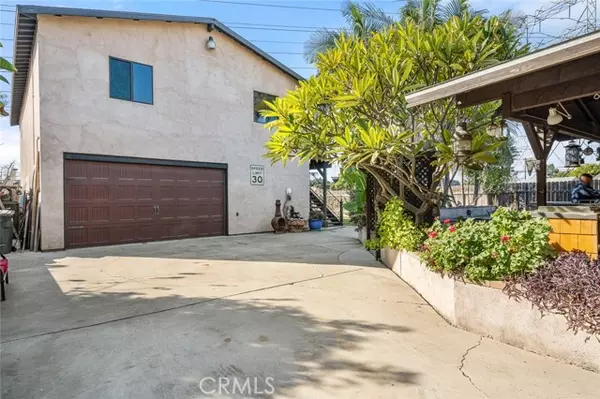 Lakewood, CA 90713,5960 Camerino Street