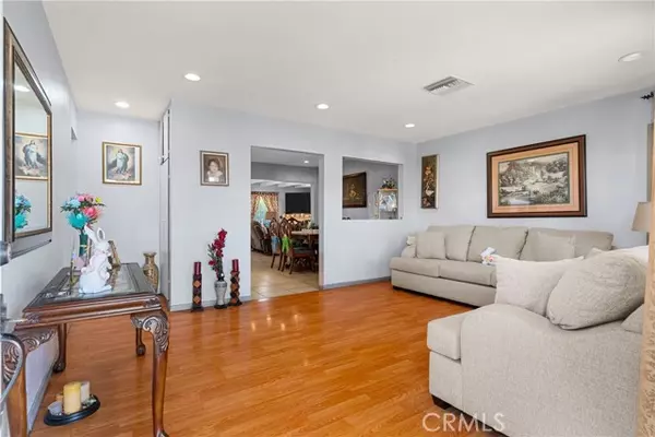 Downey, CA 90241,7738 Adwen Street