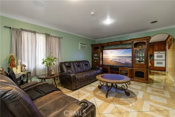 Long Beach, CA 90806,1843 Cerritos Avenue