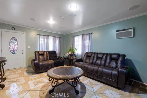 Long Beach, CA 90806,1843 Cerritos Avenue