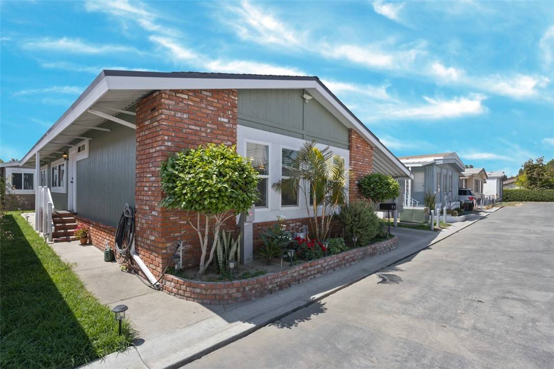 19127 Pioneer Boulevard, Artesia, CA 90701