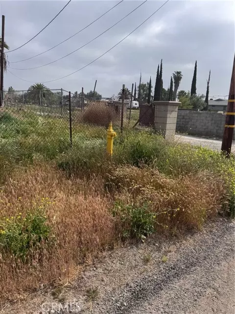 Perris, CA 92570,20660 Warren Road