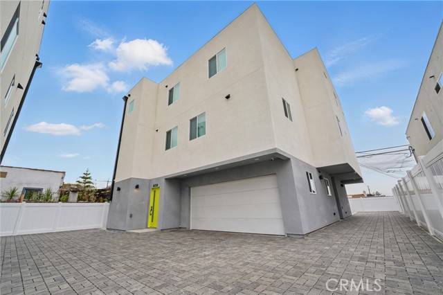 Los Angeles, CA 90047,1643 West 82nd Street