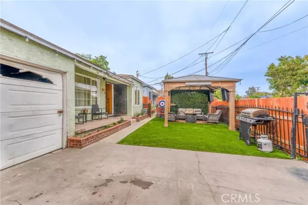 Compton, CA 90220,115 North Magnolia Court