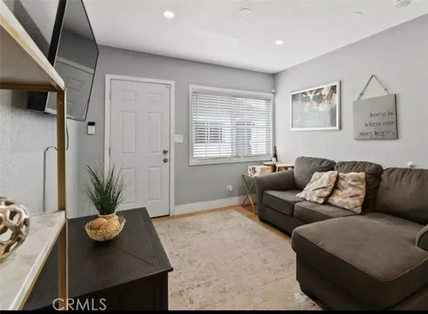 Los Angeles, CA 90044,9816 South Hoover Street