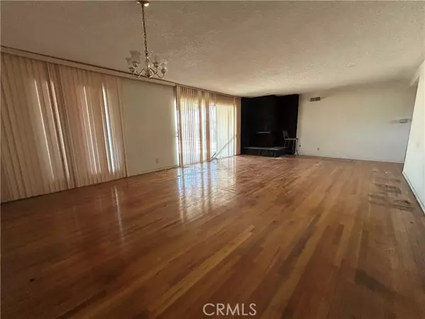 North Hollywood, CA 91605,6910 Bellaire Avenue