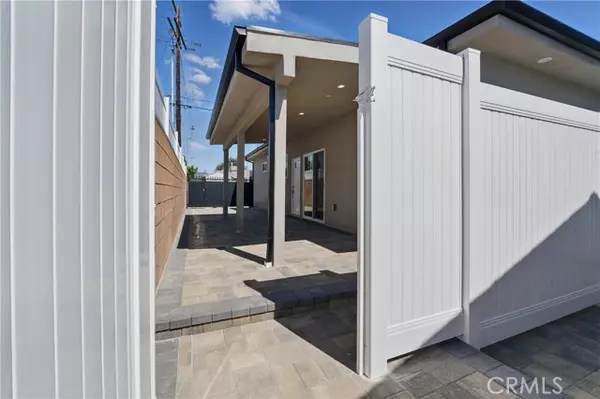8144 Vantage Ave, North Hollywood, CA 91605
