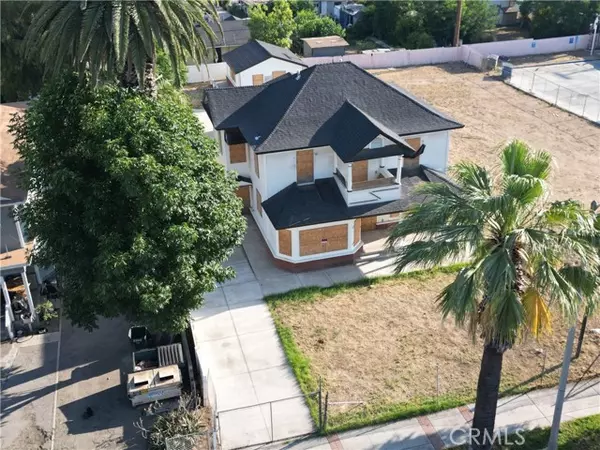 Riverside, CA 92507,2586 University Avenue