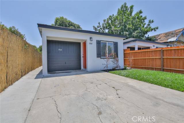 Los Angeles, CA 90059,1964 East 114th Street