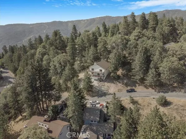 Running Springs, CA 92382,30134 Enchanted Way
