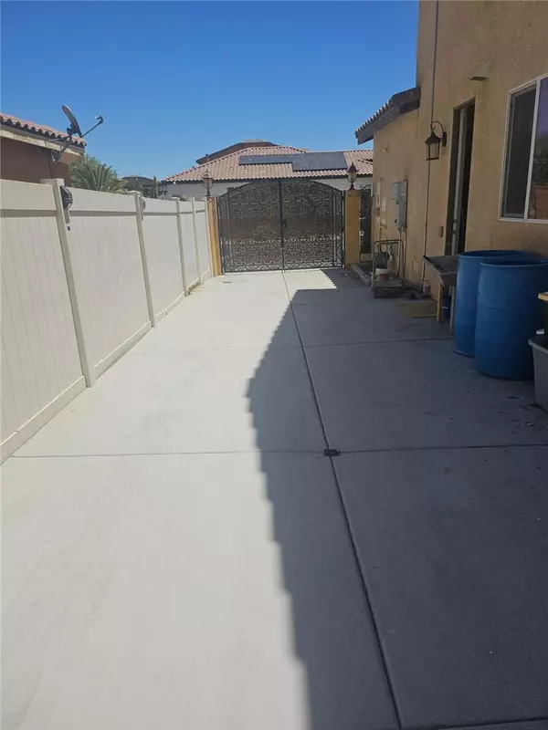 Victorville, CA 92394,15974 Golden Meadow Lane