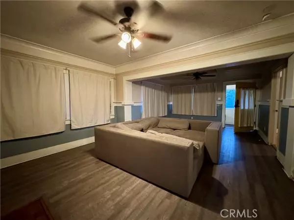 Los Angeles, CA 90011,214 East 56th Street