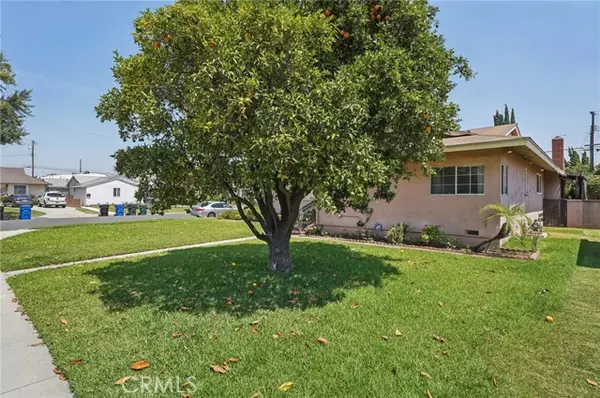 Downey, CA 90241,10302 Pomering Road