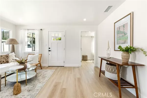 Tujunga, CA 91042,10621 Helendale Avenue