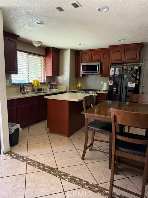 Hesperia, CA 92345,18140 Capri st